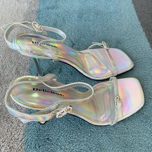 NEW Delicious Silver 4” high heels / Pumps